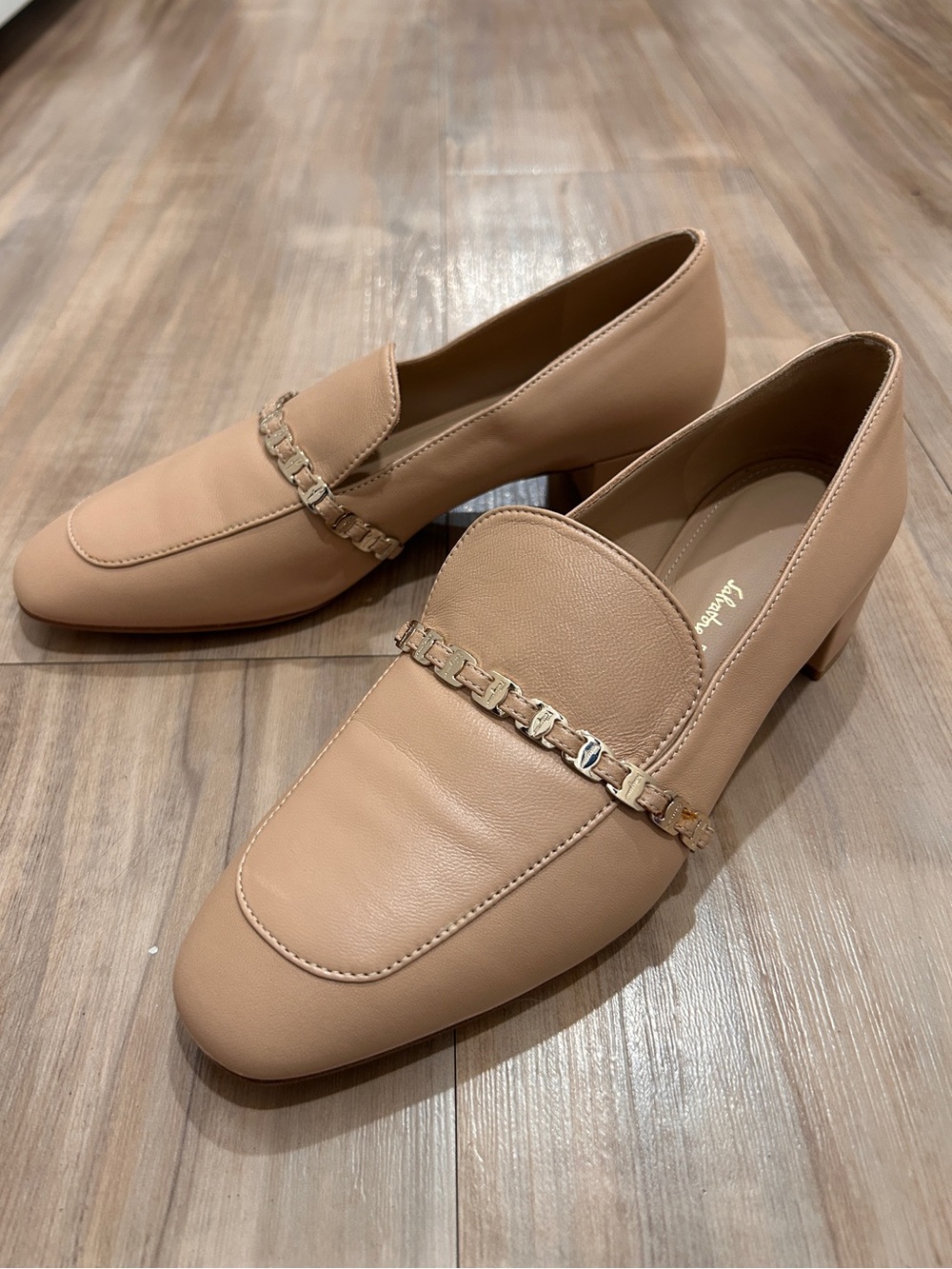 Salvatore Ferragamo Nude Chain-Trim Mid Heel Loafers